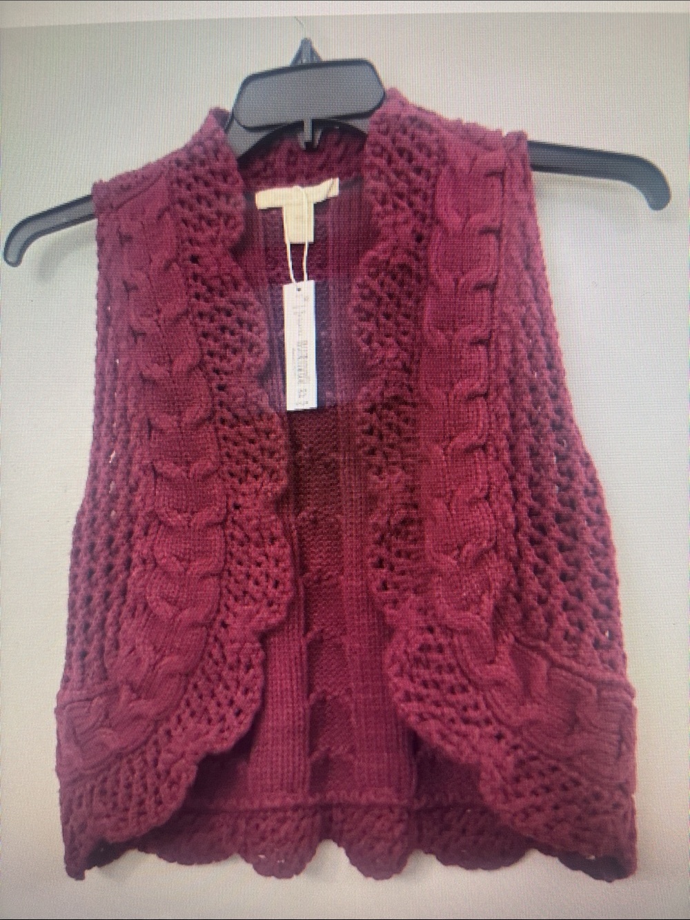 NWT Sasso + Smith Cable Knit Vest with Scallop. S/M
